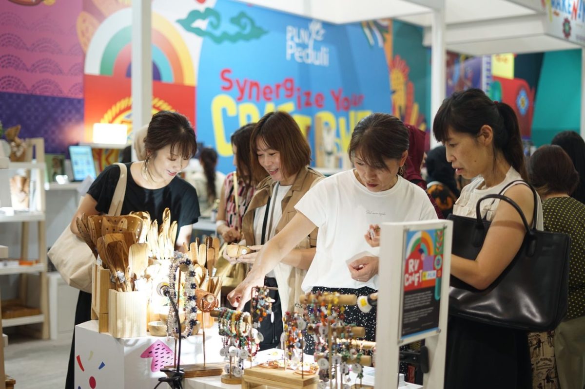 Usaha Mikro Kecil dan Menengah (UMKM) binaan PT PLN (Persero) berhasil mencuri perhatian dalam International Handicraft Trade Fair (INACRAFT) on October dengan mencatatkan nilai transaksi sebesar Rp1,08 miliar.