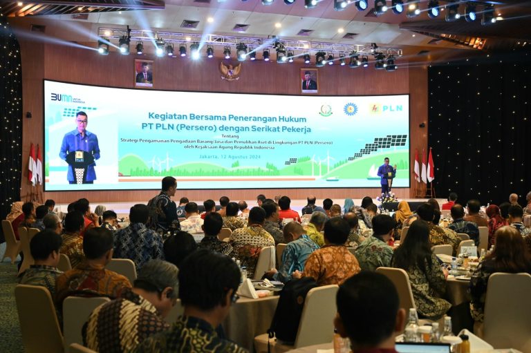 PT PLN (Persero) dan Serikat Pekerja PLN berkolaborasi dengan Kejaksaan Agung Republik Indonesia (RI) guna memastikan akselerasi transisi energi di tanah air berjalan dengan mengutamakan fondasi Good Corporate Governance (GCG).