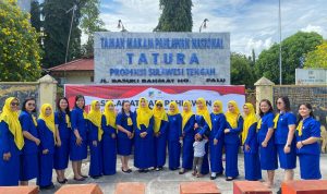 PLN Unit Pelaksana Pelayanan Pelanggan (UP3) Palu menggelar tabur bunga di Taman Makam Pahlawan Nasional Tatura pada Selasa (12/11).