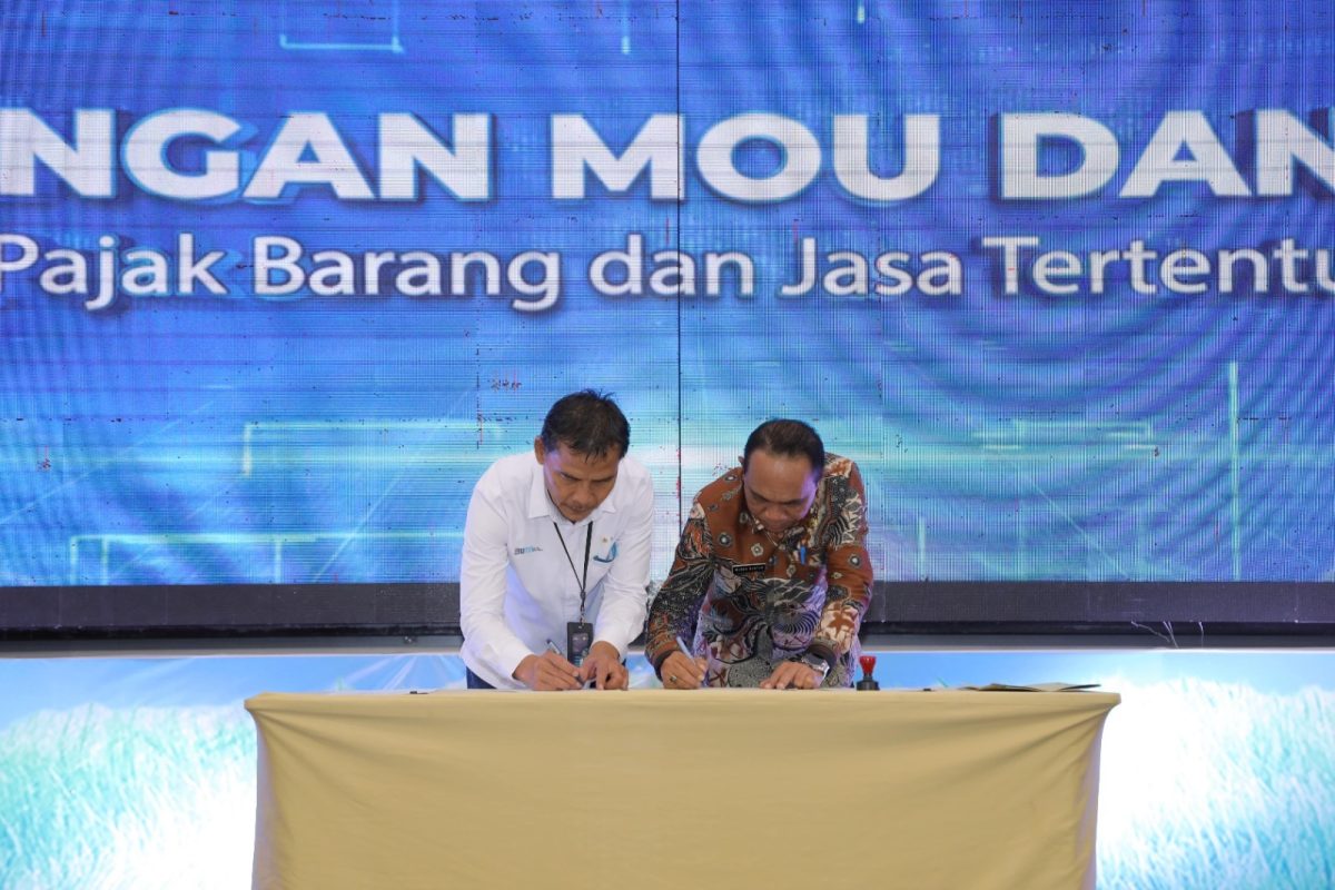  PLN UP3 Palu dan 8 Pemda di Sulawesi Tengah Teken PKS PBJT-TL