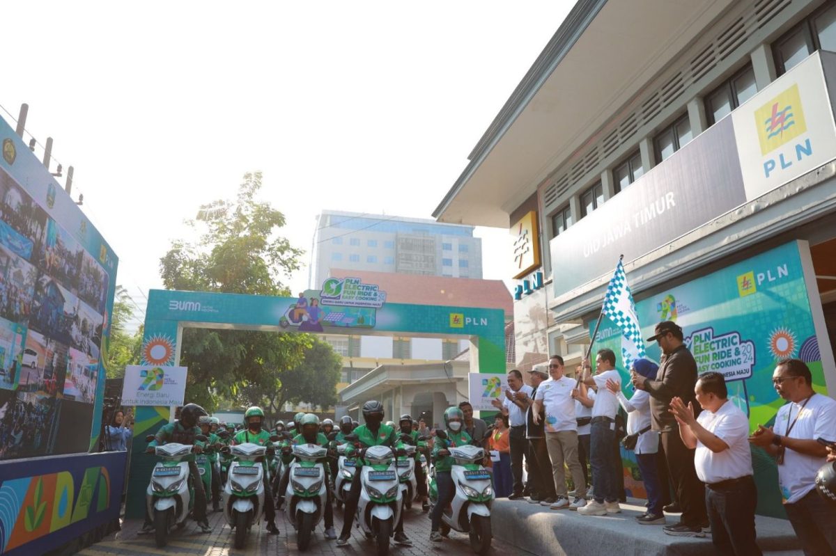 PT PLN Kembali Pecahkan Rekor MURI Konvoi 2.200 Motor Listrik Terbanyak