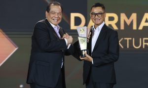 Direktur Utama PT PLN (Persero), Darmawan Prasodjo kembali dinobatkan sebagai CEO of The Year untuk ketiga kalinya secara berturut-turut sejak 2022.
