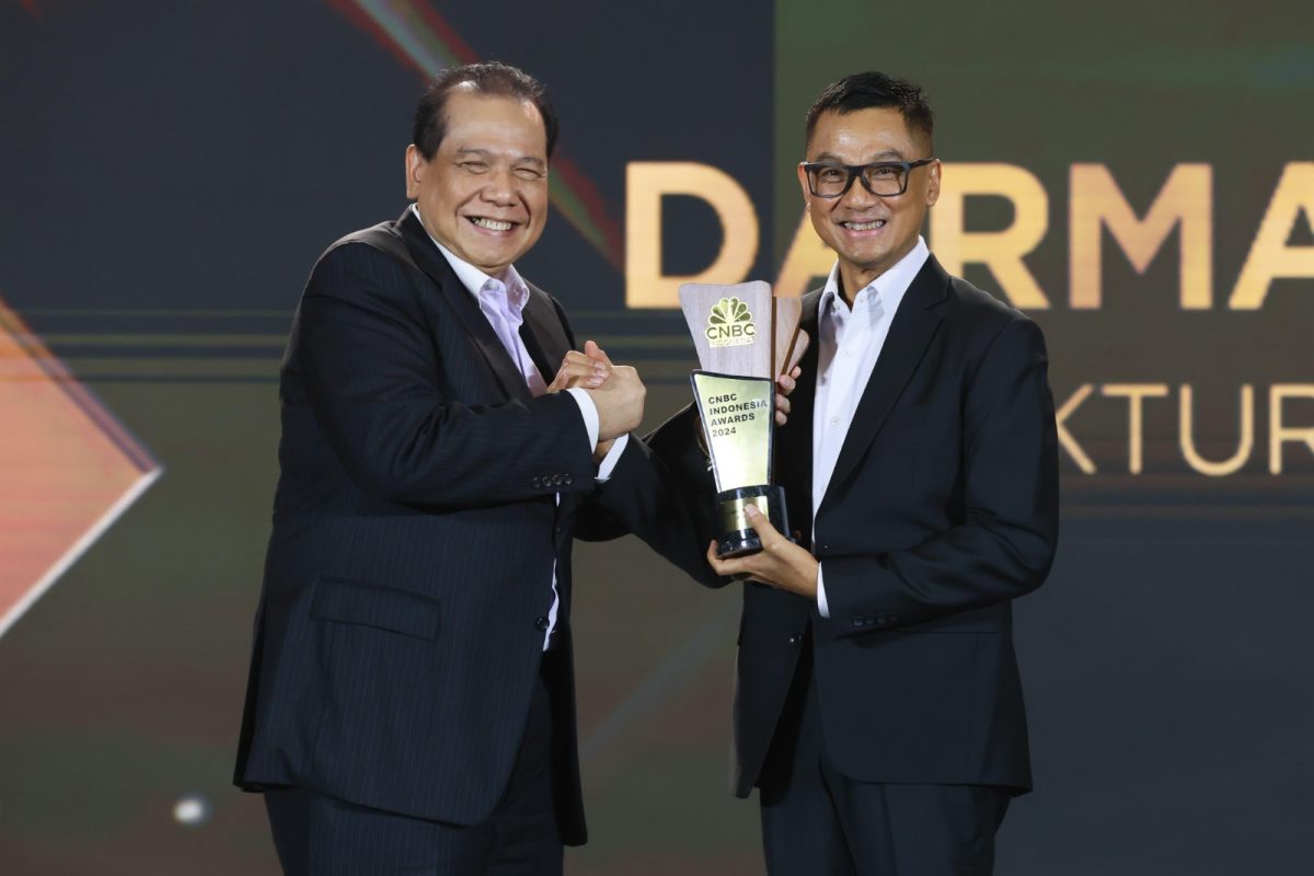 Direktur Utama PT PLN (Persero), Darmawan Prasodjo kembali dinobatkan sebagai CEO of The Year untuk ketiga kalinya secara berturut-turut sejak 2022.