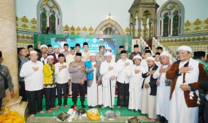 Safari Ramadan ke Masjid Raya Al Mashun Medan Kapolri Jenderal Polsi Drs. Listyo Sigit Prabowo  , Sabtu (22/3/25).