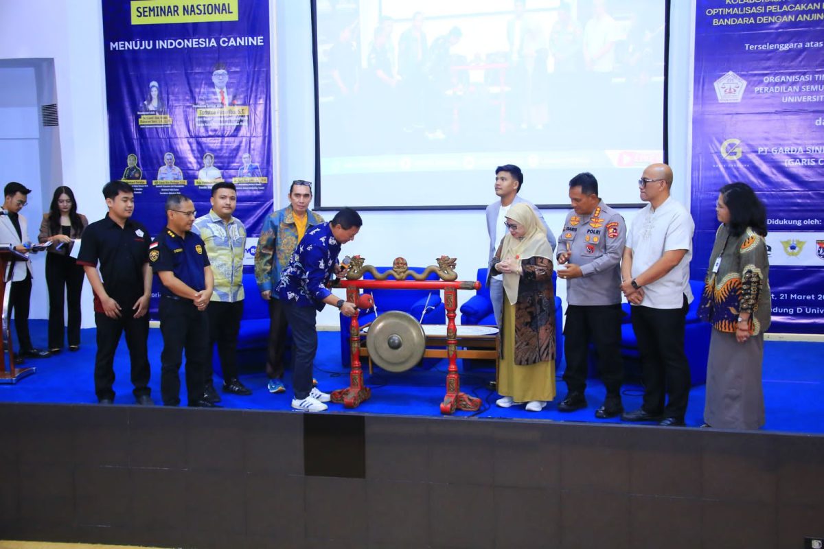 Seminar Nasional bertajuk "Kolaborasi Antar Lembaga Guna Optimalisasi Pelacakan Barang Ilegal di Bandara dengan Anjing Pelacak/K-9", digelar Direktorat Polisi Satwa Korsabhara Baharkam Polri bekerja sama dengan Fakultas Hukum Universitas Trisakti, Direktorat Interdiksi Narkotika DJBC, dan Garis Creative.