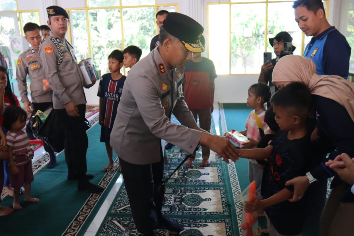  Kapolda Bengkulu Irjen Pol Mardiyono S.I.K., M.Si. secara langsung turun ke lapangan untuk memantau dan memastikan proses penanganan pasca bencana berjalan dengan optimal, khususnya pelaksanaan kegiatan trauma healing bagi warga terdampak.