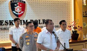 Polri mengungkap kasus peredaran bahan kimia berbahaya berupa sianida secara ilegal di wilayah Surabaya dan Pasuruan.