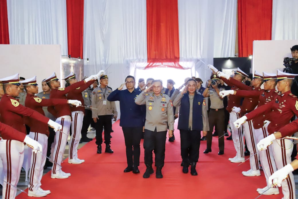 Taruna Akademi Kepolisian (Akpol) dan personel Pejabat Pengelola Informasi dan Dokumentasi (PPID) Akpol mengikuti kegiatan Rapat Kerja Teknis (Rakernis) Humas Polri Tahun Anggaran 2025 yang resmi dibuka di Gedung Serbaguna Akpol, Semarang, Jawa Tengah, Selasa (6/5).