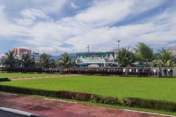 Polda Sulawesi Utara (Sulut) menggelar apel siaga pengamanan peringatan Hari Buruh Internasional atau May Day tahun 2025, yang diperingati tiap tanggal 1 Mei.