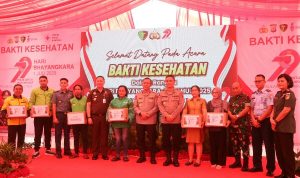 Polda Sulut Polda Sulawesi Utara menggelar pemeriksaan kesehatan gratis kepada ratusan pengemudi ojek online (Ojol), yang dilaksanakan di halaman RS Bhayangkara Tingkat III Manado, Senin (16/6/2025).