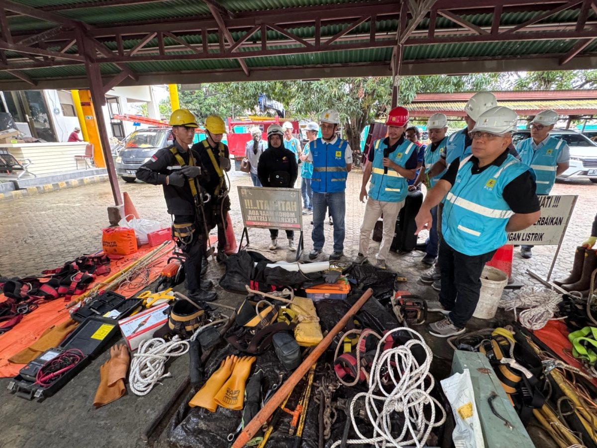 PLN Unit Pelaksana Pelayanan Pelanggan (UP3) secara konsisten menggelar apel rutin kesiapan pasukan dan inspeksi peralatan kepada seluruh mitra kerja PLN,