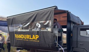 Polda Metro Jaya membuka dapur lapangan untuk membantu pengungsi korban kebakaran di Kapuk Muara, Penjaringan, Jakarta Utara.