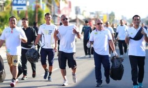 PLN Unit Pelaksana Pelayanan Pelanggan (UP3) Gorontalo menggelar aksi nyata peduli lingkungan melalui kegiatan jalan sehat dan aksi pungut sampah plastik di sepanjang rute yang dilalui, dalam rangka memperingati Hari Lingkungan Hidup Sedunia.