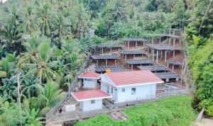 Kabupaten Kepulauan Sangihe, Sulawesi Utara, dua pulau kecil Lipang dan Laotongan dahulu hanya mengenal malam sebagai gelap yang nyaris abadi.