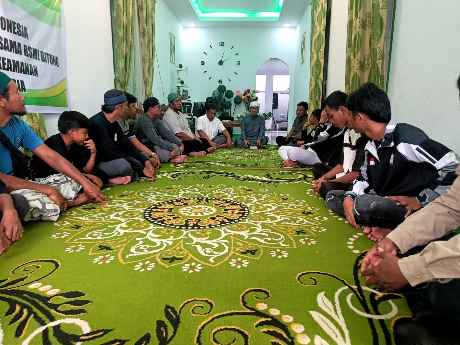 Barisan Solidaritas Muslim Indonesia (BSMI) Kota Bitung menggelar doa bersama sebagai bentuk dukungan terhadap kinerja Kepolisian Negara Republik Indonesia (Polri), khususnya Polda Sulawesi Utara (Sulut), dalam menjaga keamanan dan ketertiban masyarakat (Kamtibmas).