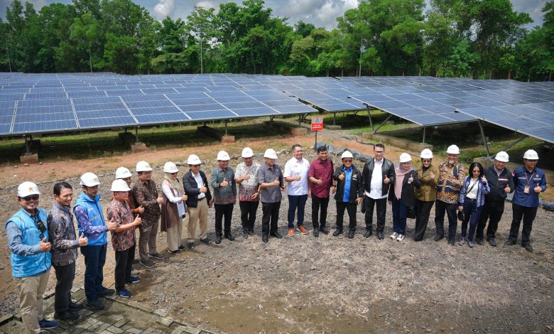 PLN (Persero) menegaskan komitmennya dalam mendukung transisi energi dan pemerataan akses listrik di Sumatera Selatan pada kegiatan kunjungan kerja Panitia Kerja (Panja) Ketenagalistrikan Komisi XII DPR RI, di Hotel Novotel Palembang, Kanis (11/9/25).