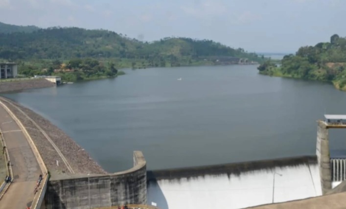 PT PLN (Persero) melalui Sub Holding PLN Indonesia Power (PLN IP) resmi memulai pembangunan Pembangkit Listrik Tenaga Surya (PLTS) Terapung di Waduk Saguling, Kabupaten Bandung Barat, dengan kapasitas 92 megawatt peak (MWp). 