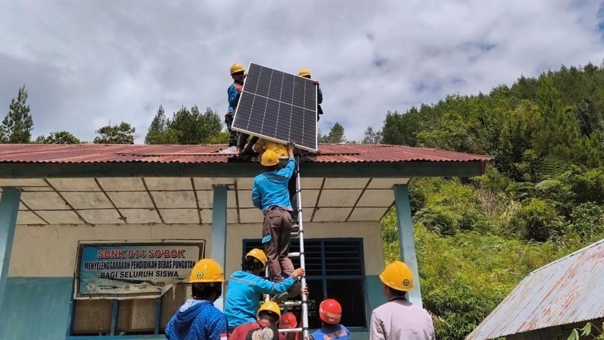 Ratusan siswa di pelosok Kabupaten Mamasa, Sulawesi Barat, kini merasakan pengalaman belajar yang berbeda