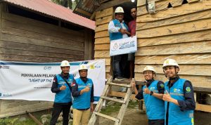 PT PLN (Persero) terus mempertegas komitmennya dalam menghadirkan akses listrik yang merata hingga ke pelosok negeri.