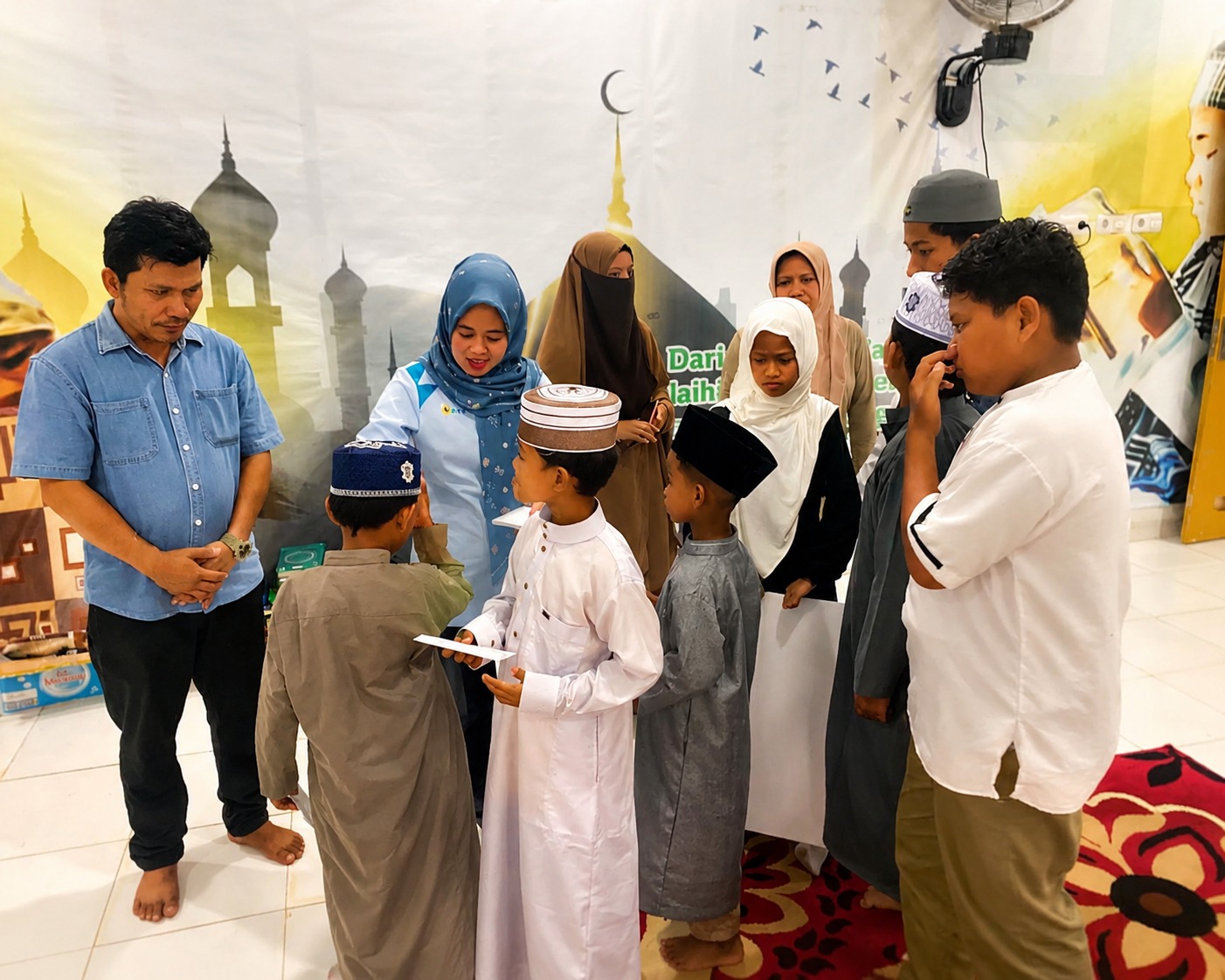 PT PLN (Persero) melalui Unit Pelaksana Pelayanan Pelanggan (UP3) Luwuk kembali menunjukkan komitmen nyata dalam menjalankan tanggung jawab sosial dengan menggelar kegiatan santunan bagi anak-anak yatim.