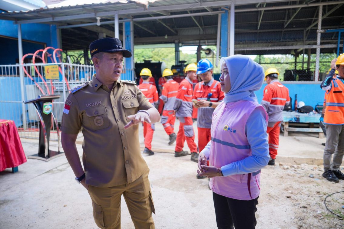 PT PLN (Persero) Unit Induk Distribusi Sulawesi Utara, Sulawesi Tengah, dan Gorontalo (UID Suluttenggo) melalui Unit Pelaksana Pelayanan Pelanggan (UP3) Palu bersama Pemerintah Kabupaten Morowali resmi meresmikan peningkatan jam operasi Pembangkit Listrik Tenaga Diesel (PLTD) Pulau Paku dari 12 jam menjadi 18 jam.