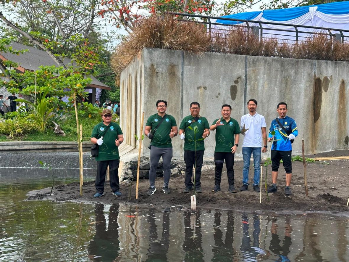 Hari Lingkungan Hidup Sedunia 2026, PT PLN (Persero) Unit Induk Distribusi (UID) Sulawesi Utara, Sulawesi Tengah, dan Gorontalo (Suluttenggo) menunjukkan aksi nyata peduli lingkungan.