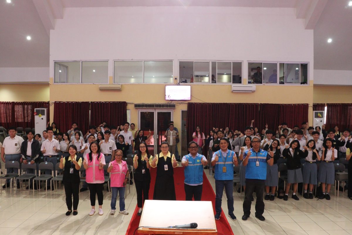 PT PLN (Persero) Unit Induk Distribusi (UID) Sulawesi Utara, Sulawesi Tengah, dan Gorontalo (Suluttenggo) melalui komunitas perempuan tangguhnya sukses menggelar program Tanggung Jawab Sosial dan Lingkungan (TJSL) bertajuk "Srikandi Goes To School – Electricity for a Brighter Future".