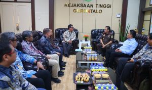 PT PLN (Persero) Unit Induk Distribusi Sulawesi Utara, Sulawesi Tengah, dan Gorontalo (UID Suluttenggo) terus berkomitmen memperkuat kolaborasi antarlembaga guna memastikan pembangunan infrastruktur kelistrikan berjalan optimal.