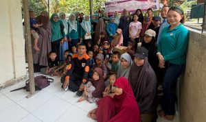 PT PLN (Persero) Unit Pelaksana Pelayanan Pelanggan (UP3) Tolitoli bersama Yayasan Baitul Maal (YBM) PLN, Persatuan Istri Karyawan dan Karyawati (PIKK) PLN, serta Perwakilan Istri Pegawai Danantara menyalurkan bantuan perlengkapan belajar kepada anak-anak yang membutuhkan di Kabupaten Tolitoli, Minggu (20/7/2026).