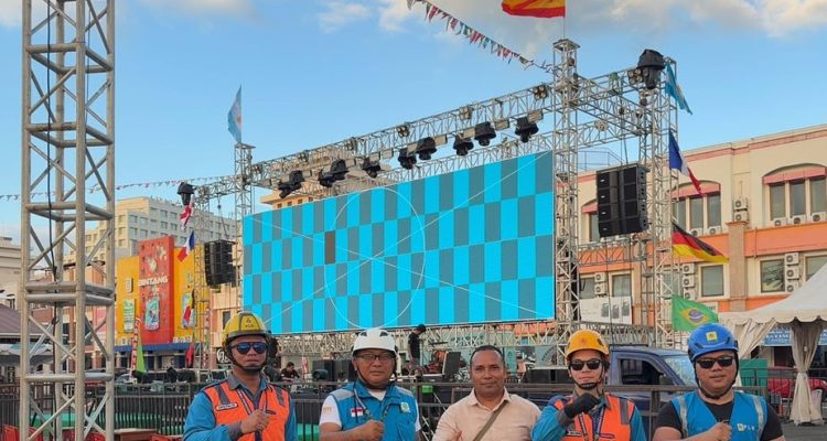 PT PLN (Persero) Unit Induk Distribusi Sulawesi Utara, Sulawesi Tengah, dan Gorontalo (UID Suluttenggo) melalui Unit Pelaksana Pelayanan Pelanggan (UP3) Manado sukses menjaga keandalan pasokan listrik selama gelaran Nonton Bareng (Nobar) Piala Dunia 2026.