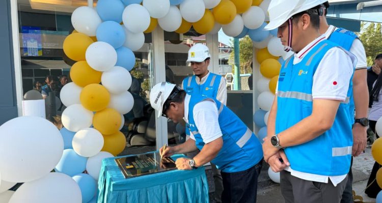 PLN UP3 PALU PT PLN (Persero) resmi menambah dan mengoperasikan fasilitas Stasiun Pengisian Kendaraan Listrik Umum (SPKLU) Center berteknologi fast charging di Kantor PLN UP3 Palu pada Rabu (27/8).
