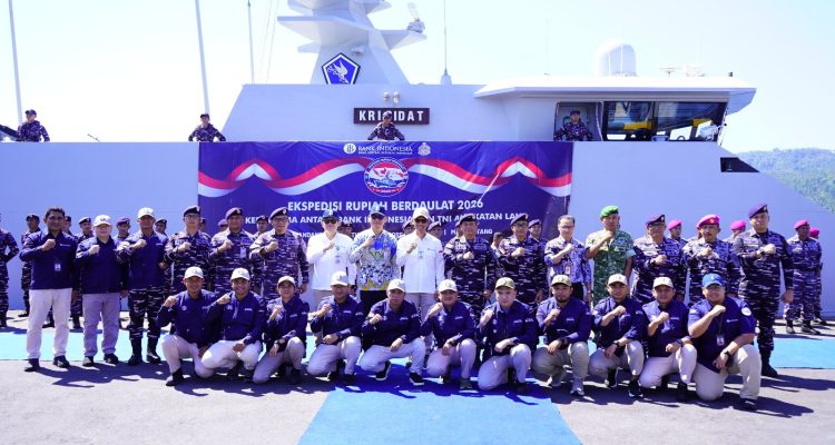 Komandan Kodaeral (Dankodaeral) VIII Laksda TNI Dery Triesananto Suhendi memimpin Upacara Pelepasan Ekspedisi Rupiah Berdaulat Tahun 2026.