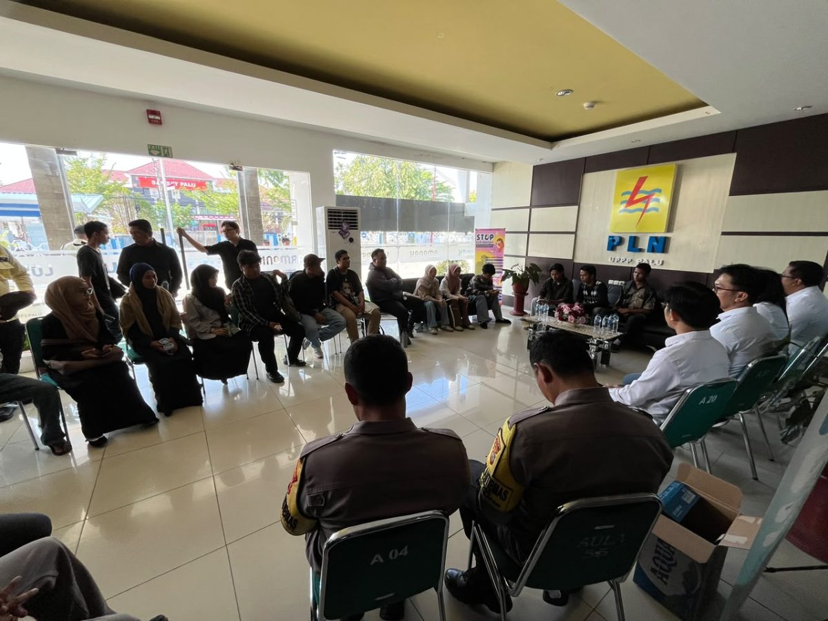 PT PLN (Persero) terus melakukan berbagai langkah penguatan sistem kelistrikan di Kota Palu dan sekitarnya seiring dengan kondisi pasokan listrik pada sistem interkoneksi Sulawesi Bagian Selatan (Sulbagsel) yang masih menghadapi tantangan akibat kondisi cuaca dan keterbatasan pasokan pembangkit hidro.