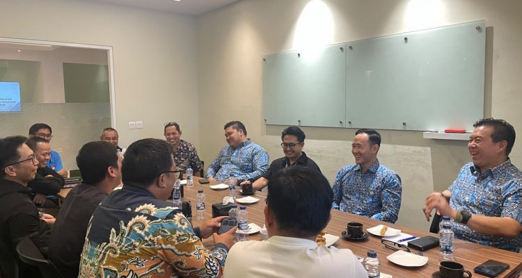 PT PLN (Persero) UID Suluttenggo bersama Dewan Pimpinan Provinsi Asosiasi Pengusaha Indonesia (DPP APINDO) Sulawesi Tengah.